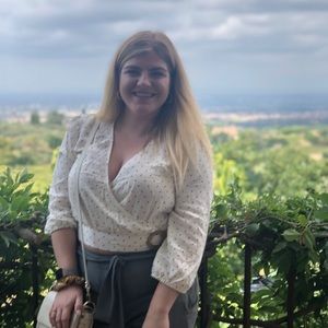 Meet your Posher, Abby